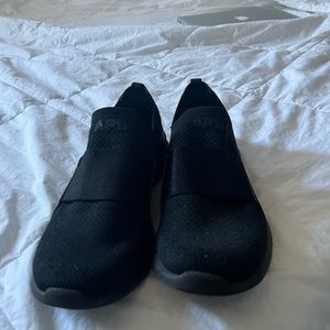 APL TechLoom Bliss - Black - 7.5. Great condition - Barely worn